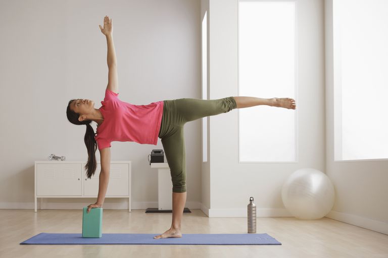 Accesorios de yoga en cada clase y cómo usarlos